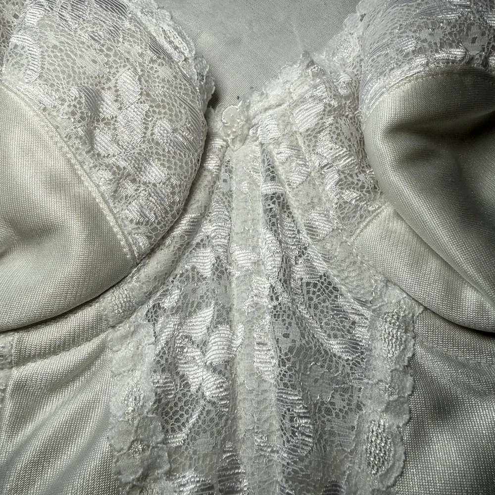 White Lace Corset Bustier Top Boned Satin Cups Hook Back 36B - Picture 3 of 6